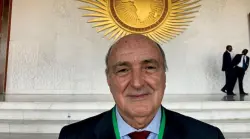 الاتحاد الإفريقي يجدد ثقته في المغربي محمد بلعيش